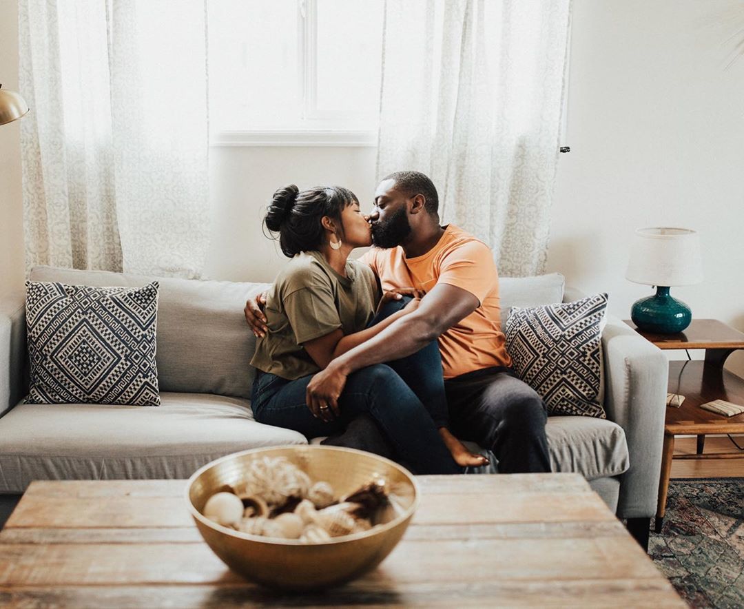 @carmen.bridgewater - Black Love Couple at home (Photo credit @carmen.bridgewater/Instagram)