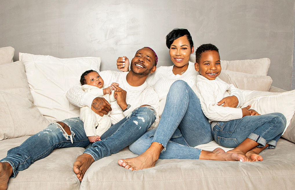 Eric-LEric & La'Myia with their childrenaMyia-fam - Black Love