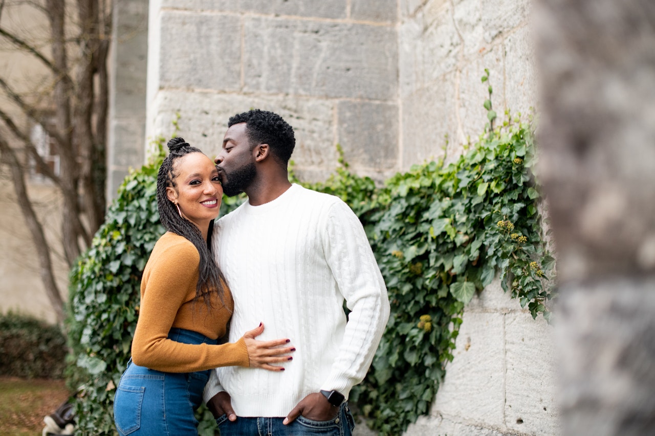 Couple (Courtesy of freepik.com) - Black Love How to Date Based on Your Zodiac Sign: A Black Love Guide