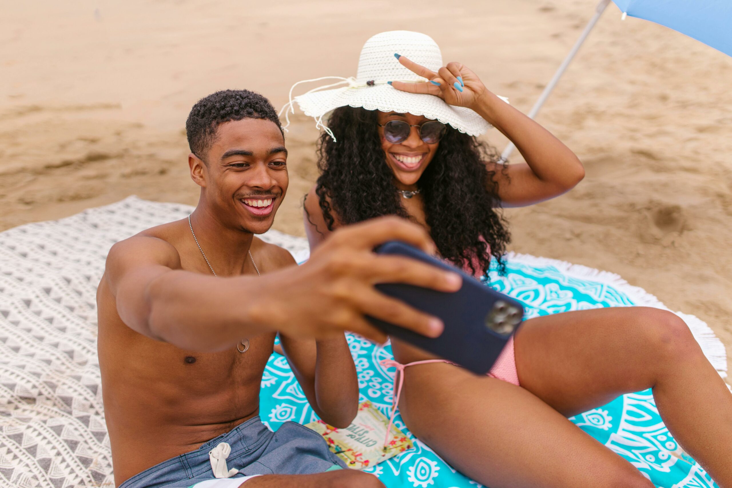 How to Turn a Summer Fling Into The Real Thing