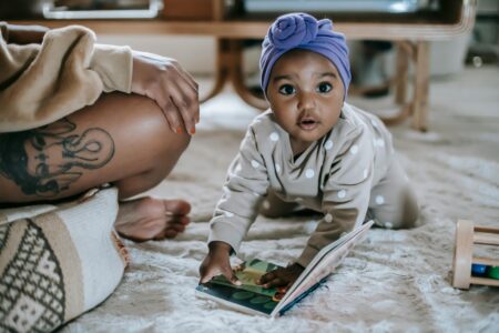 How to Introduce a New Baby to Their Older Sibling